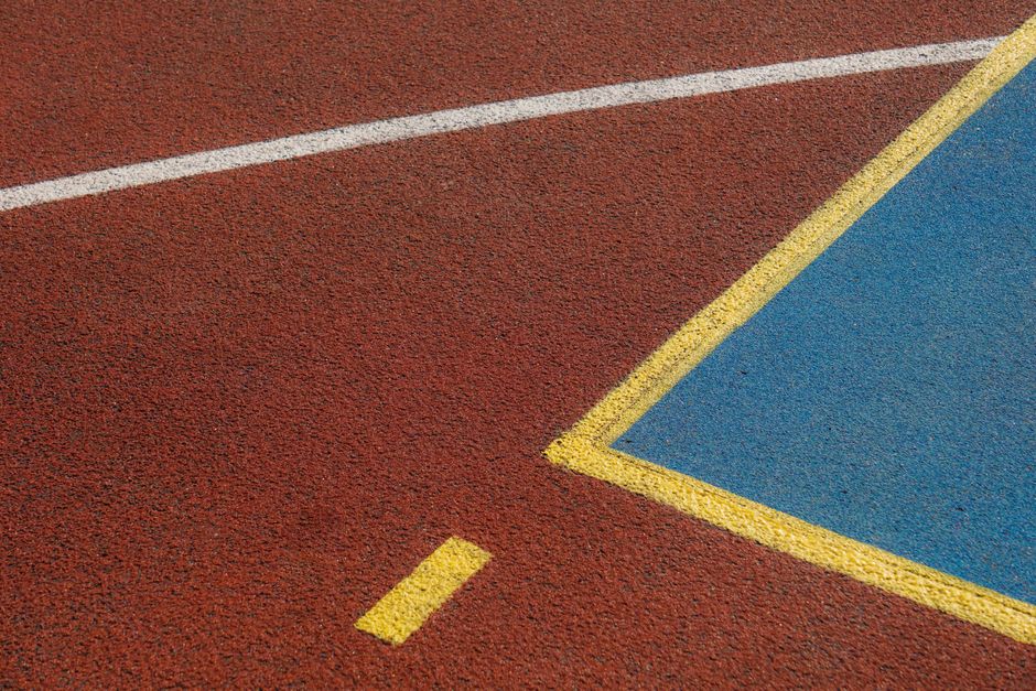 TENİS KORTLARI, BASKETBOL VE VOLEYBOL SAHALARININ ASFALTLANMASI